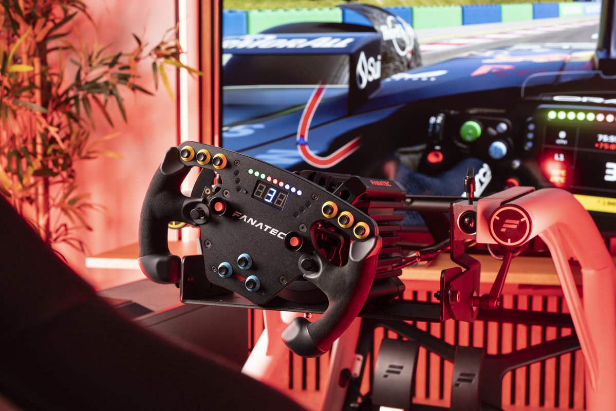 fanatec's tweet image. Second to last #F1 Race Weekend of the year this week 🥲 I promise I&apos;m fine 🥲 #QatarGP 

[ ☸️ ClubSport F1 Esports V2 ]