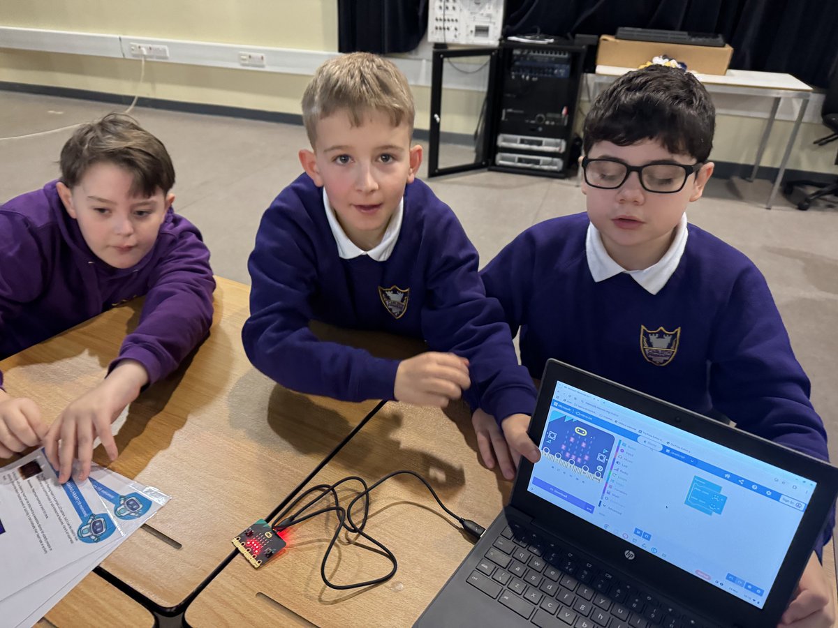 CHS_BusComp's tweet image. Thank you to our brilliant P7 pupils for being such excellent programmers today.  Thanks to our Senior Digital Ambassadors for leading the way and supporting the event with skill and enthusiasm. We’re incredibly proud of you all. #futureprogrammers