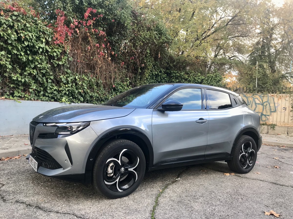 automotorcope's tweet image. #AlfaRomeoJuniorIbridaQ4 #Eco #Hibrido        Esta es la #autonovedad de la semana en #coches Puedes volverlo a escuchar 🎧 ⁦@COPE⁩ ⁦@Poniendocalles⁩ ⁦@elpulpoCOPE⁩ ⁦@losfosfonautas⁩ ⁦@puertoen⁩ ⁦@AlfaRomeo_es⁩ ⁦⁦@anavellosillo⁩ ⁦