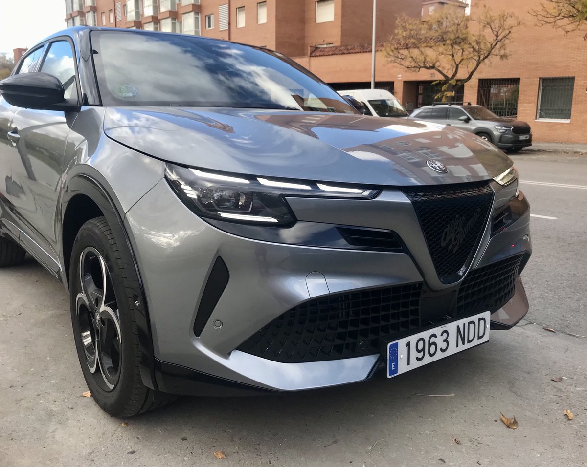 automotorcope's tweet image. #AlfaRomeoJuniorIbridaQ4 #Eco #Hibrido        Esta es la #autonovedad de la semana en #coches Puedes volverlo a escuchar 🎧 ⁦@COPE⁩ ⁦@Poniendocalles⁩ ⁦@elpulpoCOPE⁩ ⁦@losfosfonautas⁩ ⁦@puertoen⁩ ⁦@AlfaRomeo_es⁩ ⁦⁦@anavellosillo⁩ ⁦