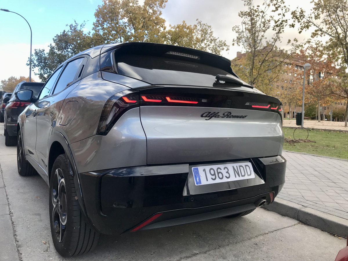 automotorcope's tweet image. #AlfaRomeoJuniorIbridaQ4 #Eco #Hibrido        Esta es la #autonovedad de la semana en #coches Puedes volverlo a escuchar 🎧 ⁦@COPE⁩ ⁦@Poniendocalles⁩ ⁦@elpulpoCOPE⁩ ⁦@losfosfonautas⁩ ⁦@puertoen⁩ ⁦@AlfaRomeo_es⁩ ⁦⁦@anavellosillo⁩ ⁦