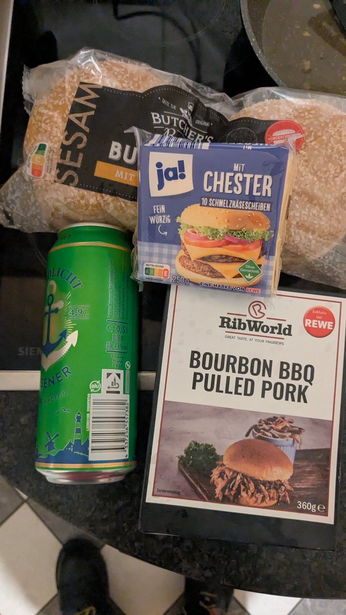 rubberduckweb's tweet image. Pulled Pork Burger