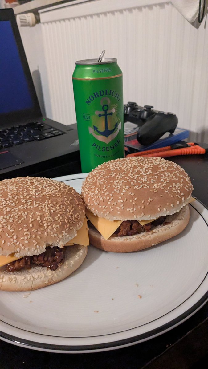 rubberduckweb's tweet image. Pulled Pork Burger