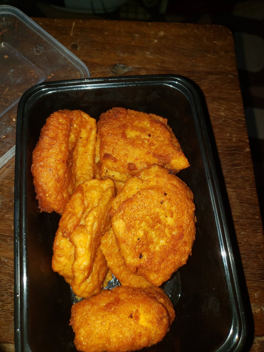 PraiseObem16339's tweet image. With bread or garri ??