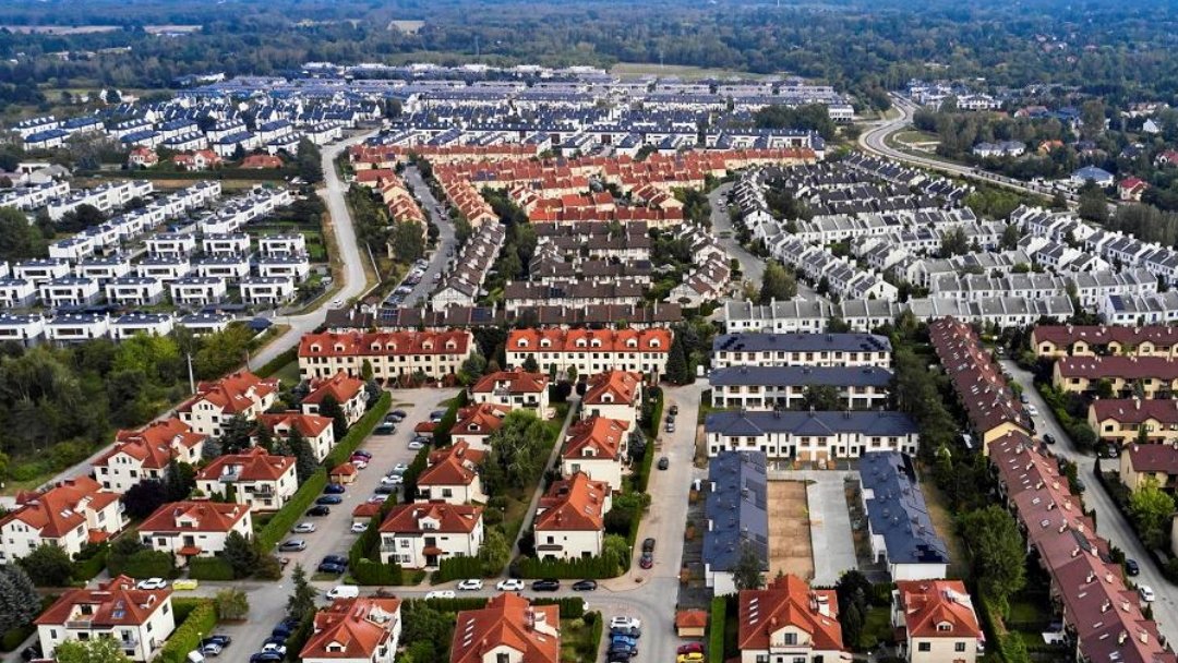 varsovie_style's tweet image. Wyglada to jak makieta miasta z Truman show  🥶

Okropne