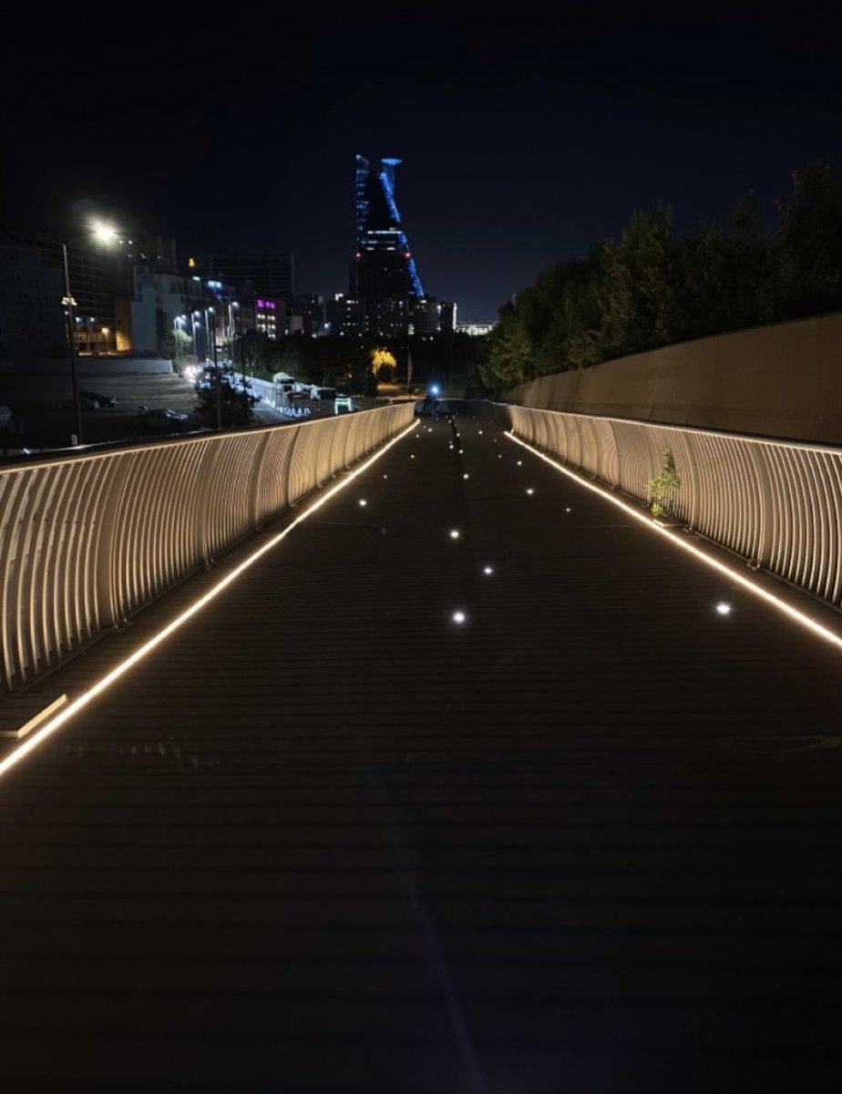 كل متوقع يأتي
فإجعل ظنك بالجميل آت
 #مساء_الخيرᅠ