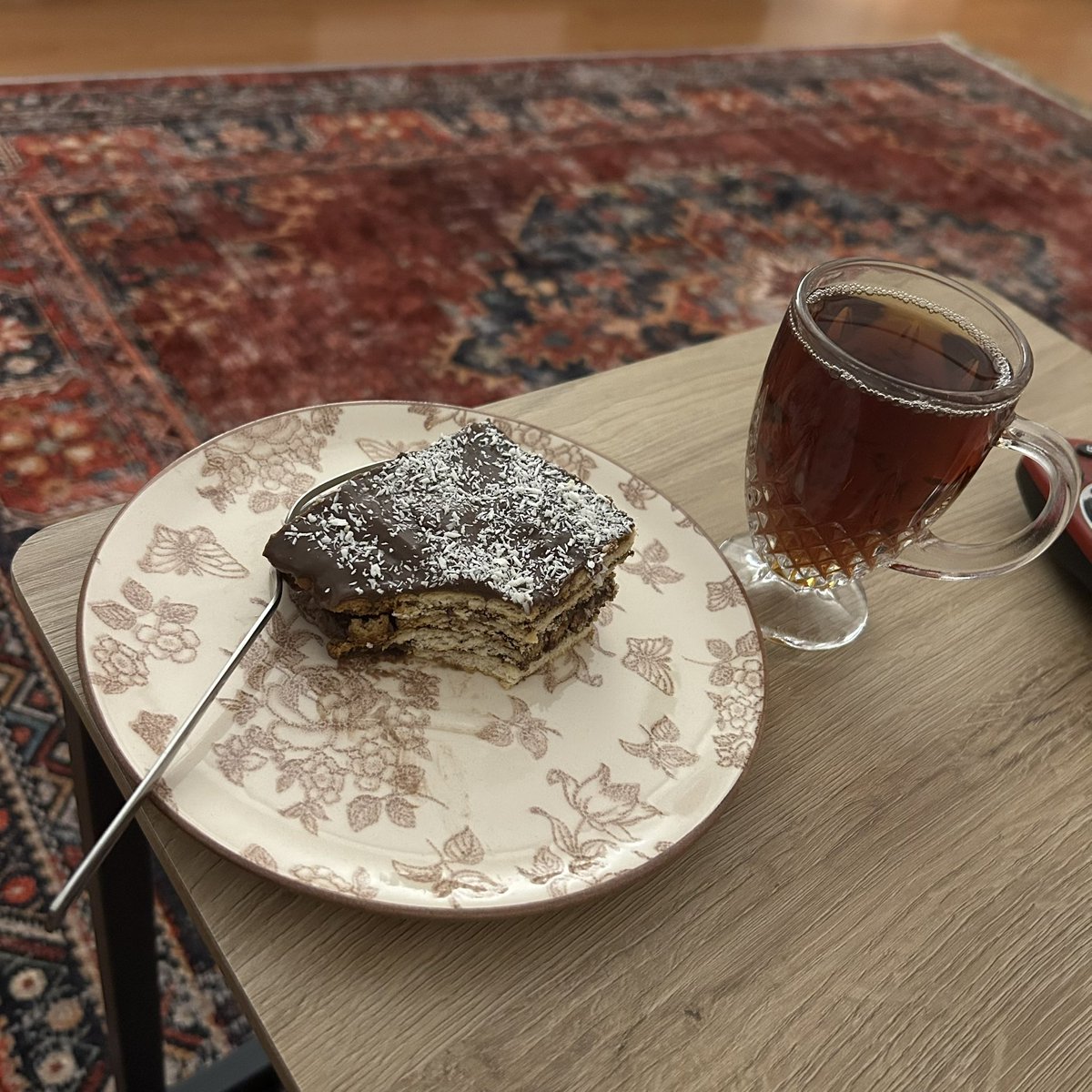 çocukken yaptığım püskevitli pastaya benzemiyor…
o tat muazzamdı…
özlüyorum o günleri🫰🏻