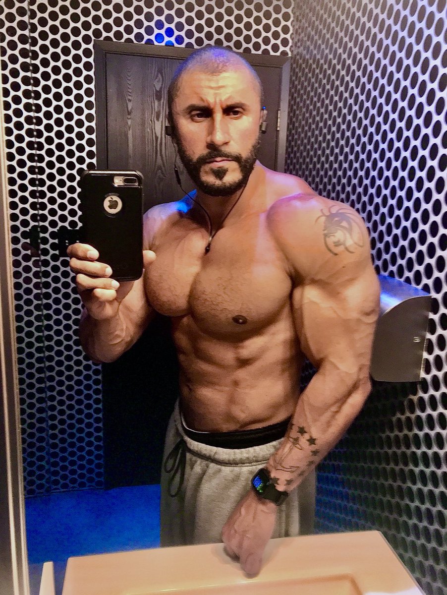 _bourbon_cowboy's tweet photo. I wanna know who’s been naughty this year. 😈

#action #ambition #bodybuilding #ClassicPhysique #dreamer #fitness #FitnessMotivation #Florida #FloridaMan #Tampa https://t.co/vuUTEHpOGr