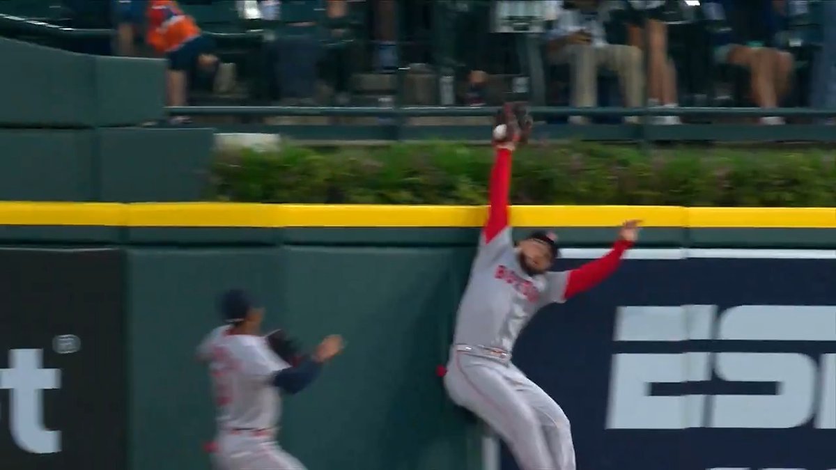 Top Plays of 2025: No. 70

Wilyer Abreu alley-oops it to Ceddanne Rafaela for an unbelievable catch! 