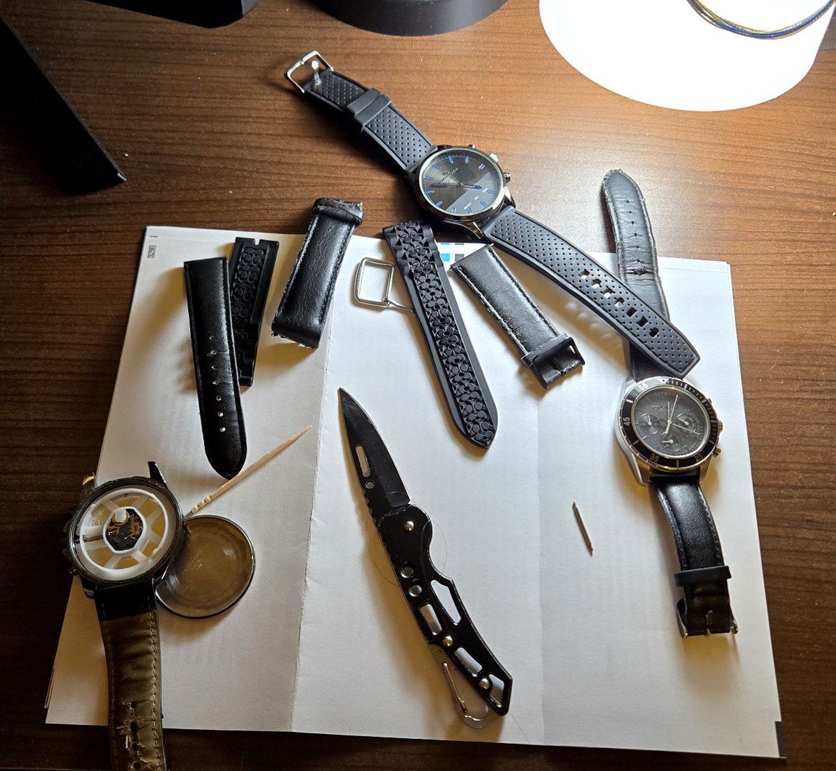 Інколи у мене в кімнаті майстерня божевільного годинникаря