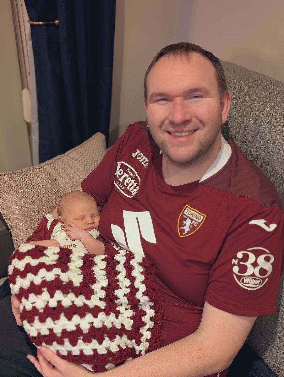 ToroRob76's tweet image. Two weeks old today and celebrating by watching his first @TorinoFC_1906 match.