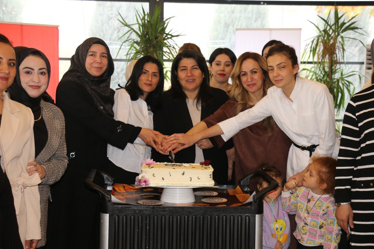 Batmanda Öğretmenler Gününde Anlamlı Buluşma: Kurs Öğretmenleri Kahvaltıda Ağırlandı

Vali ve Belediye Başkan Vekili Ekrem Canalp’in eşi Dr. Ayten Canalp, “24 Kasım Öğretmenler Günü” vesilesiyle Batman Belediye Kadın ve Aile Destek Merkezi ile Halk Eğitim Merkezi bünyesinde