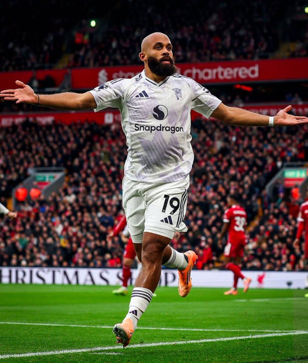 Giftongo's tweet image. All kids done played their exhibition matches, the kings play today. This is Manchester United