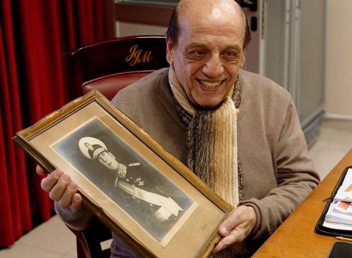 Con una gran tristeza despedimos al compañero Mussi: un maestro, un enorme militante político y un gran intendente de Berazategui.  Un fuerte abrazo peronista al cielo, Juanjo querido. Te vamos a recordar, siempre. 🇦🇷✌️🏼