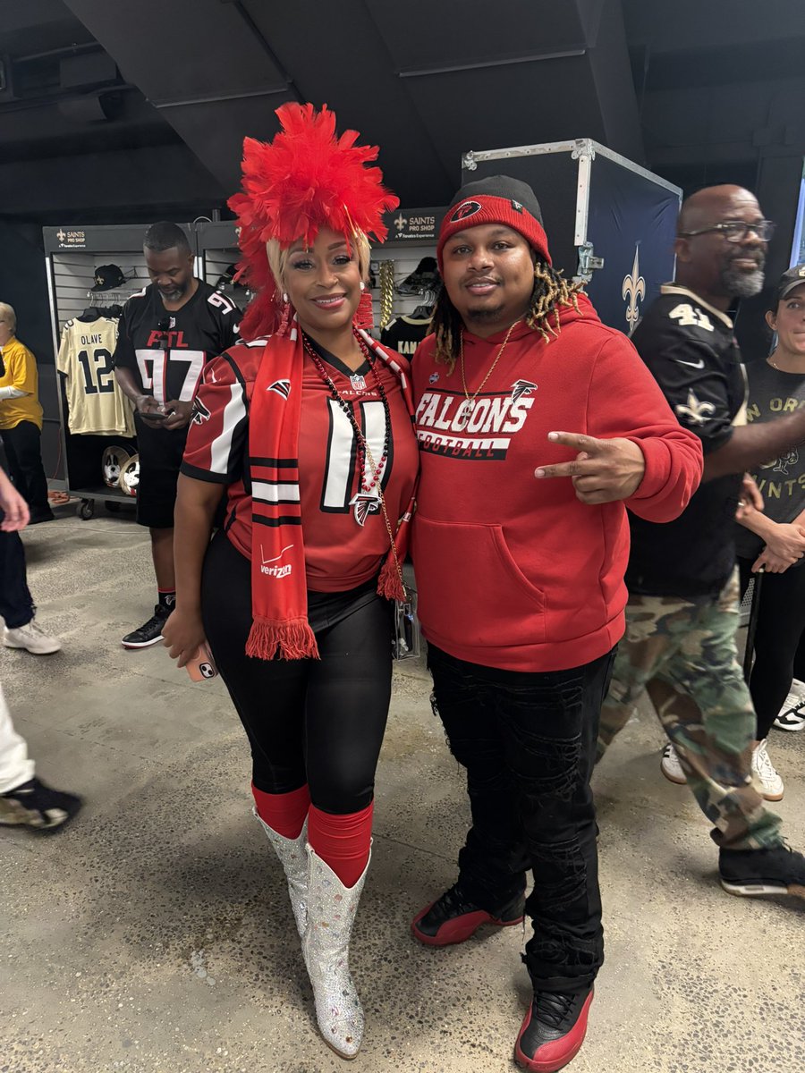 iam_Terrance22's tweet image. Walk in yo trap, takeover yo trap #Riseupatl #wedat