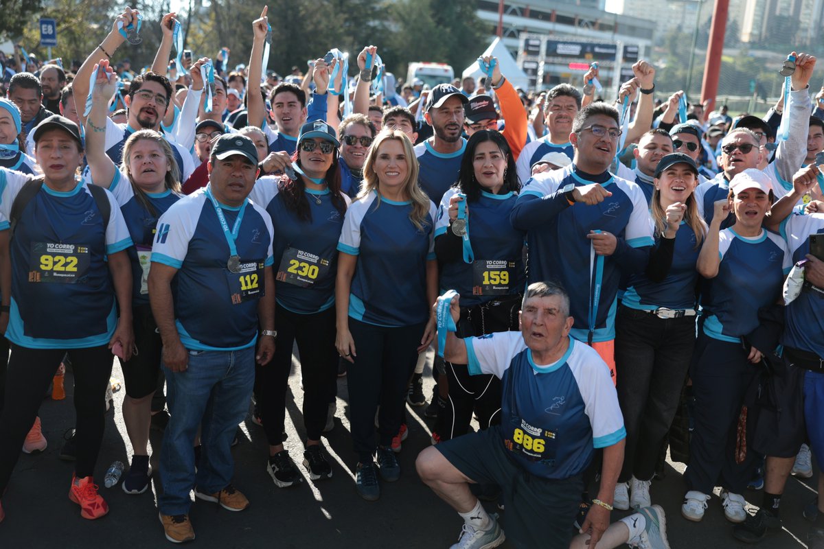 ¡Gran participación! Más de mil personas corrieron o caminaron en la Carrera “Yo Corro para Sentirme Vivo” 
 @RominaContreras dio el banderazo de salida de la jornada que promueve la salud y el deporte familiar.

masideas.com/carrera-yo-cor…

 #Huixquilucan #Carrera #Deporte #Salud