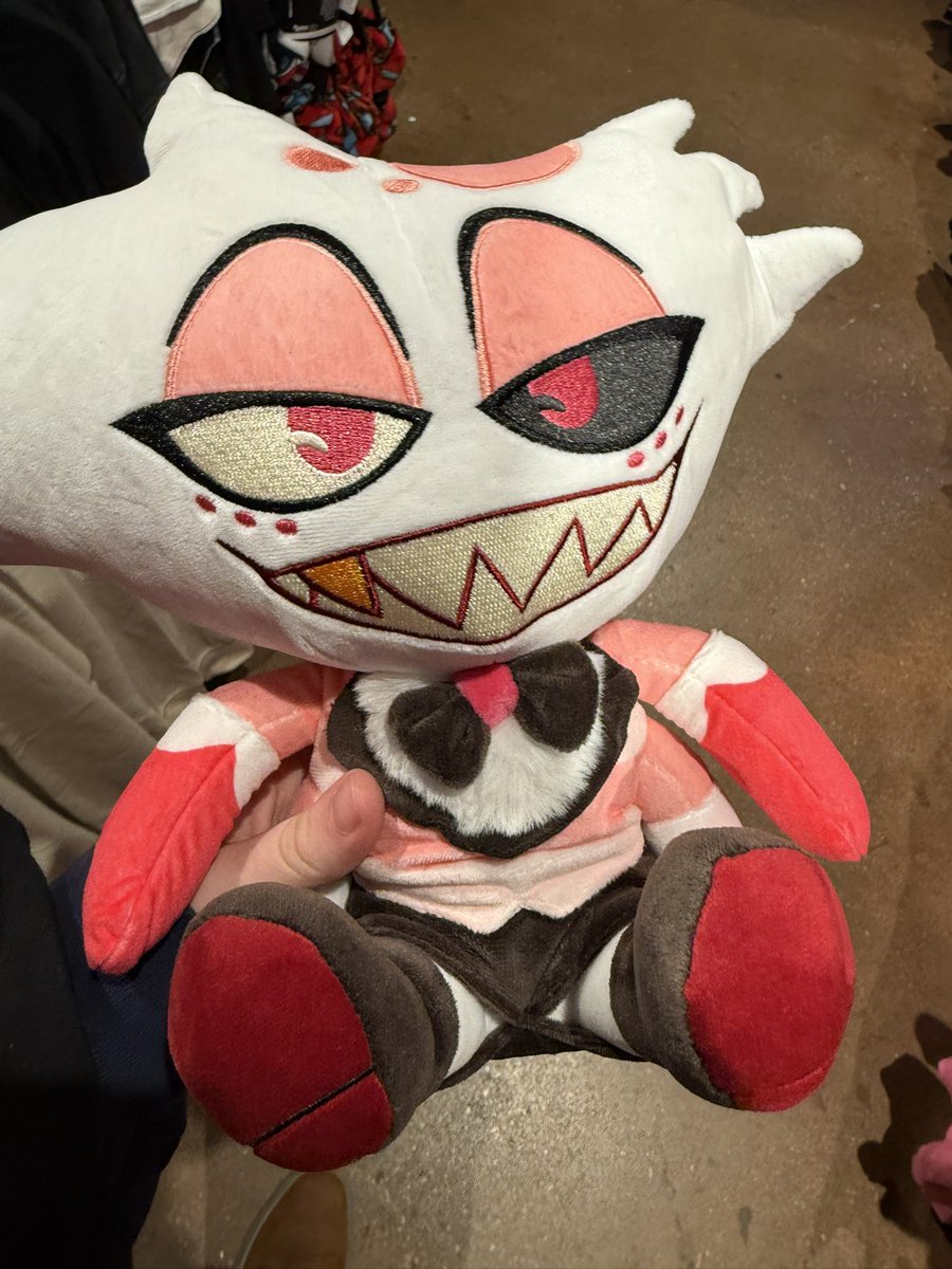 robert_darling_'s tweet image. Oh sweet baby I am gonna take care of you so well
I will find a little Fat Nuggets plush for you 
Youtooz PLEASE make a Husk plushie, Angel needs his boyfriend 
Also Cherri he needs his bestie 
(Idk if these plushies actually exist but I don’t think)