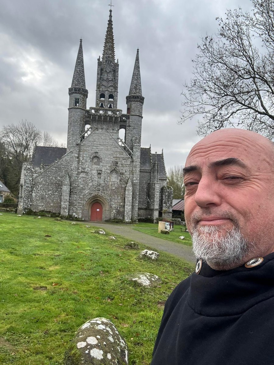 J-1 concert de sortie d’album  braz à Plestin les grèves à An dour meur . 
Présentation du nouvel album «  Panorama «  
Ça risque d’être braz 🎩❤️🙏🔥😊
Chers amis je vous retrouve autour d’un verre et d’une séance de dédicaces si vous le voulez ❤️😊🙏🔥🎩