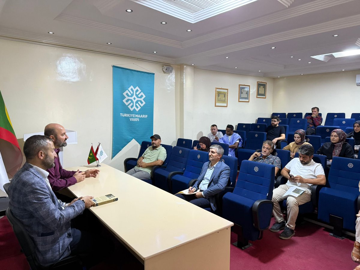 NuaksotEM's tweet photo. Nuakşot Ünv. Türk Dili ve Edebiyatı Bölümünde görev yapan Türkçe öğretmenleri ile TMV Moritanya Okullarında görev alan öğretmenlerle bir araya gelerek 15 Aralık Dünya Türkçe Günü münasebetiyle düzenlenecek Türkçe Çalıştayı için bir toplantı gerçekleştirdik.
@mebyyegm 
@tcmeb https://t.co/JsVWXvFpdl