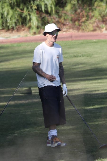 he looks soooooo good