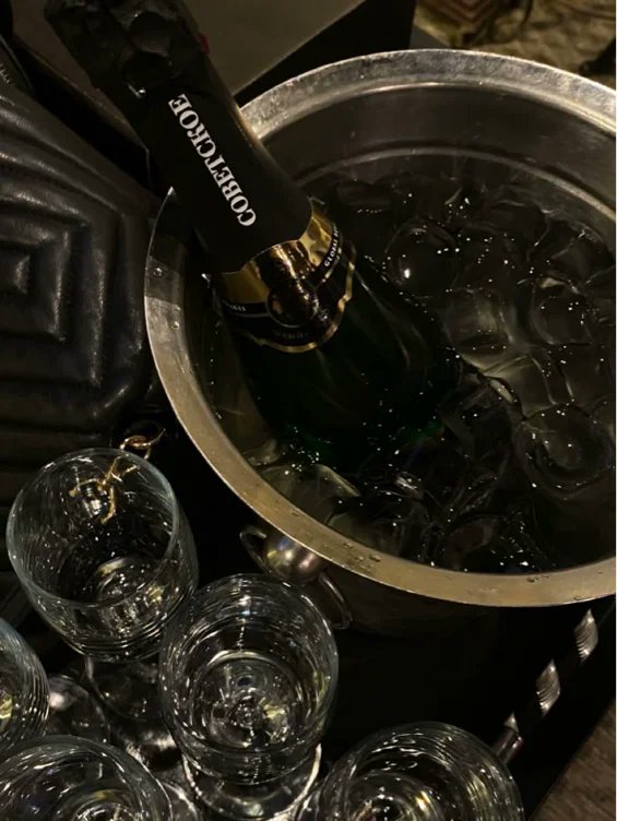 SayYes2Yelan's tweet photo. I just received Bubbles ꨄ from succubus_lily via Throne. Thank you! https://t.co/4Foh30Q1D8 #Wishlist #throne https://t.co/IfX4Qqqaqo