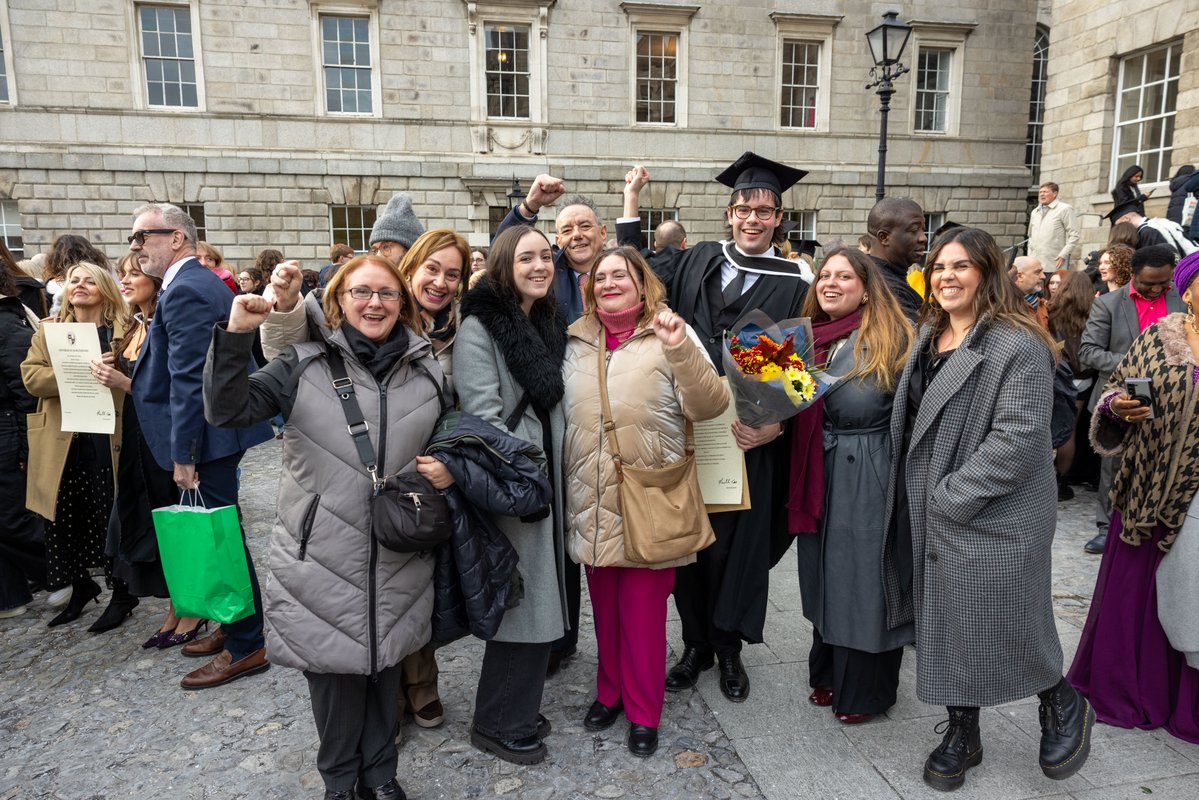 tcddublin's tweet image. The celebrations continue!🎓 🤩 Huge congratulations to everyone graduating this winter.
For more images visit bit.ly/49Dktp0
#Graduations #Celebration #TrinityCollegeDublin