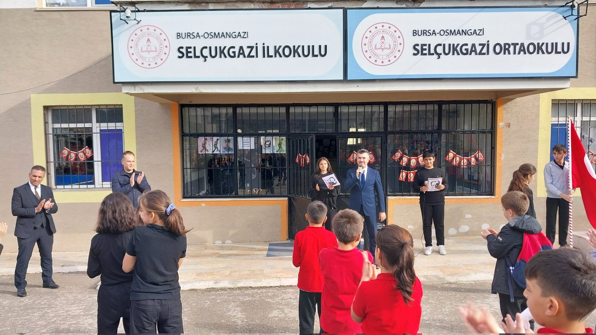 Osmangazi_MEM's tweet photo. İlçe Milli Eğitim Müdürümüz Metin Sezer ve Şube Müdürümüz M.Faysal Kayan,

Selçukgazi İlk-Ortaokulu'nu ziyaret ederek Öğretmenlerimizin Öğretmenler Günü'nü kutladılar.

İyi ki varsınız...

@tcmeb
@Ali_Partal @MetinSEZER_16 @MFaysalKAYAN @selcukgaziilk https://t.co/JkTvbgsik2