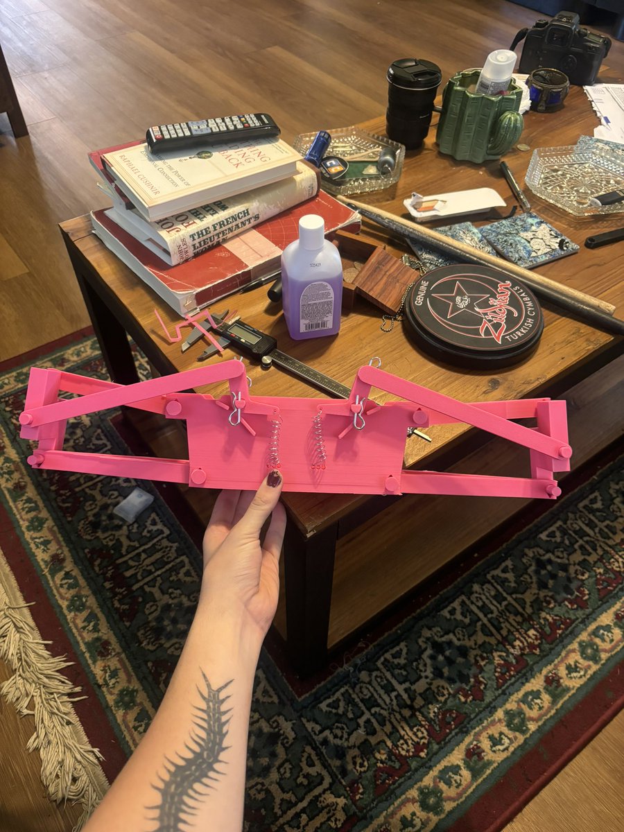 bodyinurwallz's tweet image. this weekends engineeeering project for some extra credit :3 (it works)