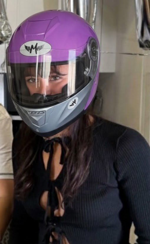 basakyelekcii's tweet image. şu kask kac para la