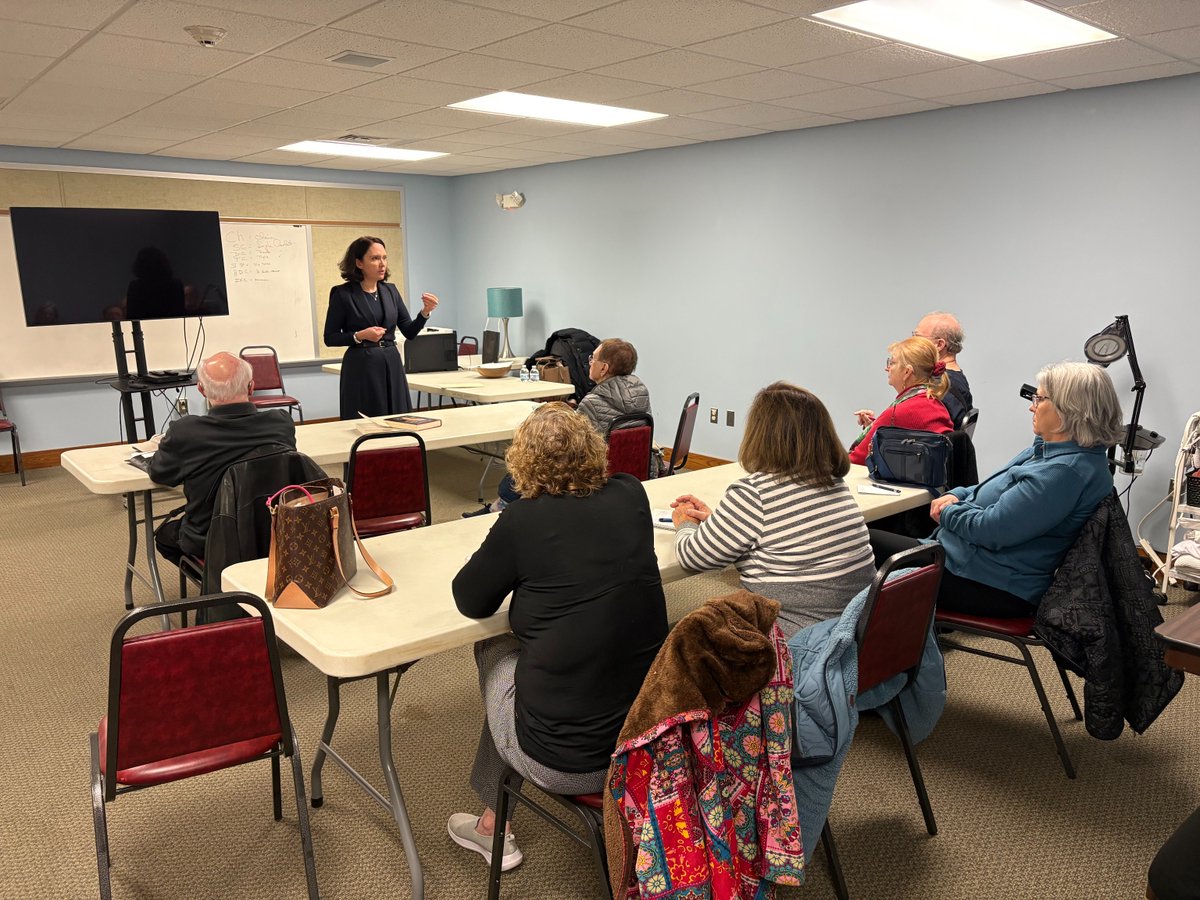 Dr. Anna Ziganshina, Medical Director of Endocrinology, Diabetes, and Metabolism Waterbury HEALTH was at Southbury Senior Center to discuss diabetes medications and healthy eating at Thanksgiving.  #DiabetesCare #SeniorHealth, #Community
Learn more: ow.ly/9RKZ50Xv9hW