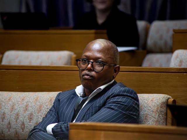 MediaZaban865's tweet image. Dear IDAC‼️

May we highlight something you already know: Lt Gen Molefe Fani was brought into SAPS through external recruitment directly from National Treasury, and appointed straight into the rank of Lieutenant General.

This practice is neither new nor controversial, it is a…