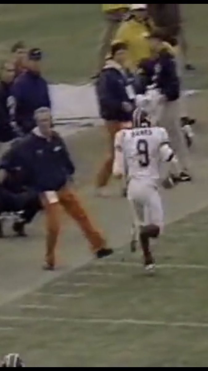 HaroldWilliams's tweet photo. @434DefensePod @UVAFootball No way https://t.co/dfn7g4F3cs