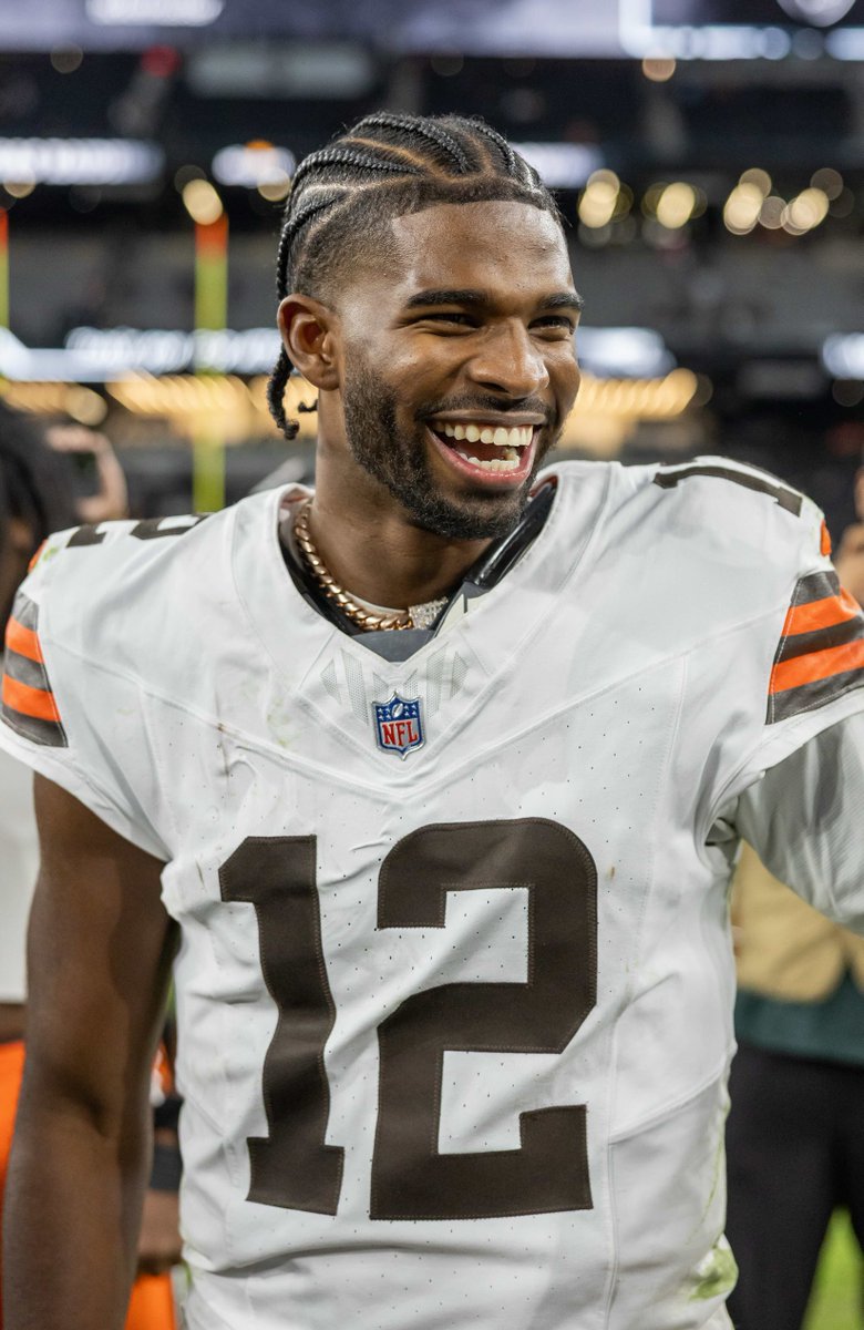 BleacherReport's tweet image. Breaking: Shedeur Sanders will remain the starting QB for the Browns despite Dillon Gabriel clearing concussion protocol

QB1.