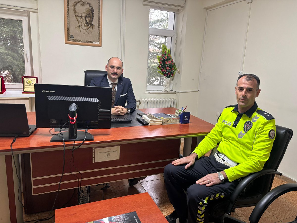 Kaymakamımızdan Trafik Amirine Hayırlı Olsun Ziyareti
<a href="/TCMalatyaV/">TC Malatya Valiliği</a> <a href="/SeddarYavuz/">Seddar Yavuz</a>