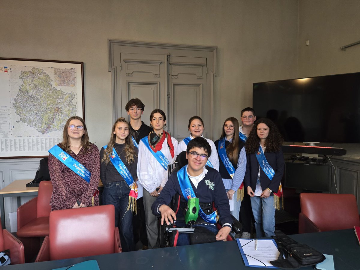 CDJ_cotedor's tweet photo. 📌 Moment historique pour le CDJ de la Côte-d’Or
Lors de la session d’orientation budgétaire, notre délégation a présenté les 21 propositions de la Grande Enquête.
Pour la première fois, ces propositions ont été débattues en séance puis soumises au vote. ⬇️ https://t.co/ihJXZsdYNO