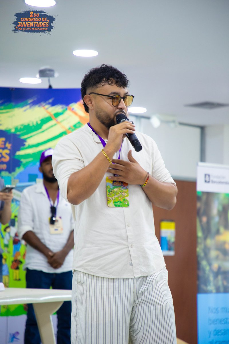 MauricioGs09's tweet image. Llegara el momento en el cual pase de dar conferencias a legislar por mi país 🇨🇴 debo seguir trabajando.

#Colombia 
#Progres