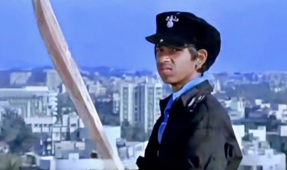 devaaaaang's tweet image. The entire world suddenly turns into Raghav Dada the moment they see an account based in India.