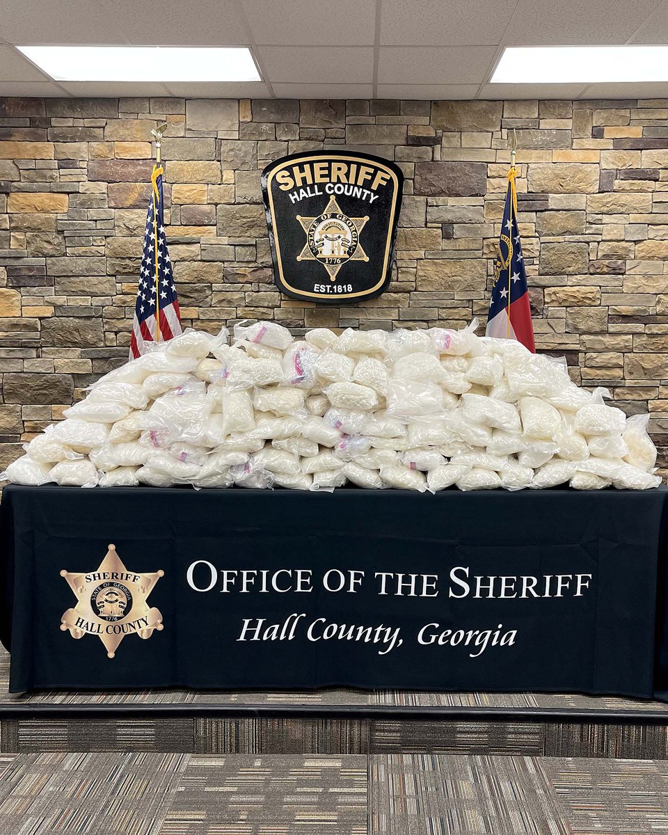FBIAtlanta's tweet image. 🚨 Massive Meth Seizure in North Georgia 🚨

FBI Atlanta, along with local and state partners, seized 719 Kilos (1585 lbs) of meth hidden in blackberry shipments during search warrants in Atlanta &amp;amp; Hall County on 11/21.

🔹 419 Kilos found in Atlanta. @GBI_GA
🔹 300 Kilos in Hall…