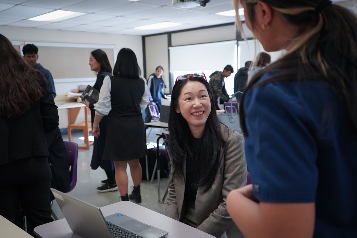 ccsdschools's tweet image. CHSN welcomed visitors from the Consulate-General of Japan in NY, who met with students to observe AP/IB Japanese presentations. Moments like this embody the #ClarkstownCommitment to help learners build the knowledge and awareness they need to thrive beyond #ClarkstownCSD.