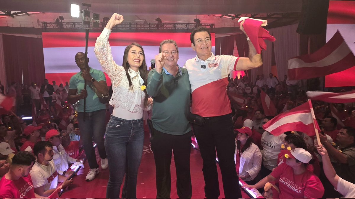 SoyChanoRivera's tweet photo. ¡Que viva Honduras!  
¡Que viva el pueblo!  
¡Y que viva la esperanza!
#PresidenteChano #Honduras #EsTiempoDeCambio #SalvadorNasralla #EleccionesGenerales2025 https://t.co/orTWgQdqfQ