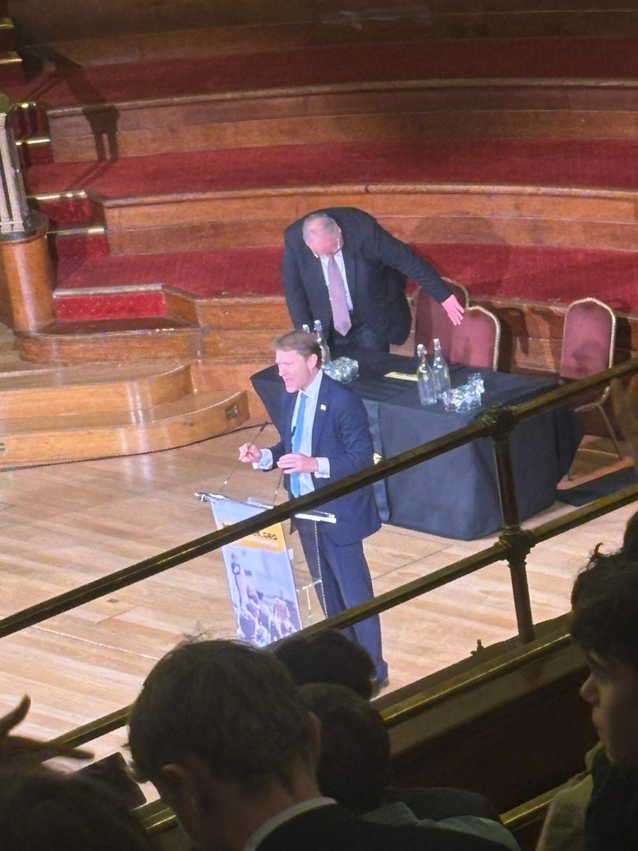 EtaHistory's tweet image. Year 12 and 13 students had the amazing opportunity today to attend Polecon, where they were able to listen and ask questions to a variety of politicians.  Well done to Samuel for fact checking an MP and Liv for her @greenpartyzack repost!