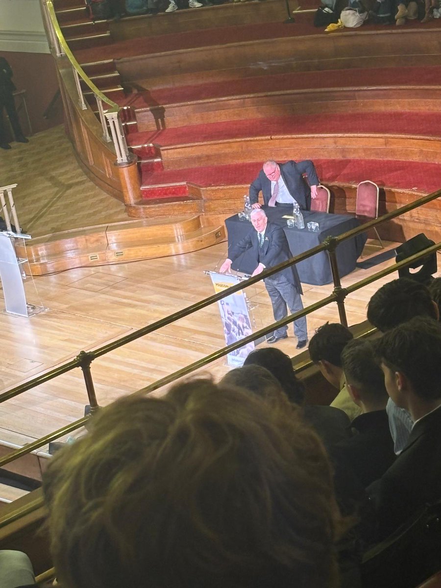 EtaHistory's tweet image. Year 12 and 13 students had the amazing opportunity today to attend Polecon, where they were able to listen and ask questions to a variety of politicians.  Well done to Samuel for fact checking an MP and Liv for her @greenpartyzack repost!