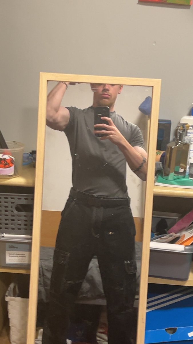 JustConnar's tweet image. Biceps innit