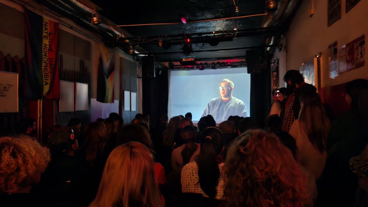 razglasnews's tweet image. Premijera filma &quot;Proces&quot; u CK13. Film govori o aktivistima STAV i PSG koji su u zatvorskom i kućnom pritvoru proveli više od sedam meseci. Oni se sumnjiče za rušenje ustavnog poretka. Glavni pretres u postupku protiv njih danas je trebao da bude održan, ali je odložen za februar.