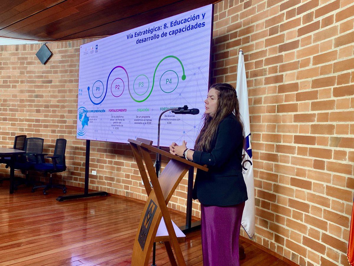 Hoy socializamos con el sector social y académico los mecanismos de participación ICDE y el PEIGN. Este es un primer paso de relacionamiento y seguiremos recibiendo iniciativas y proyectos basados en datos y tecnologías geoespaciales para trabajar articuladamente.

#ICDEColombia