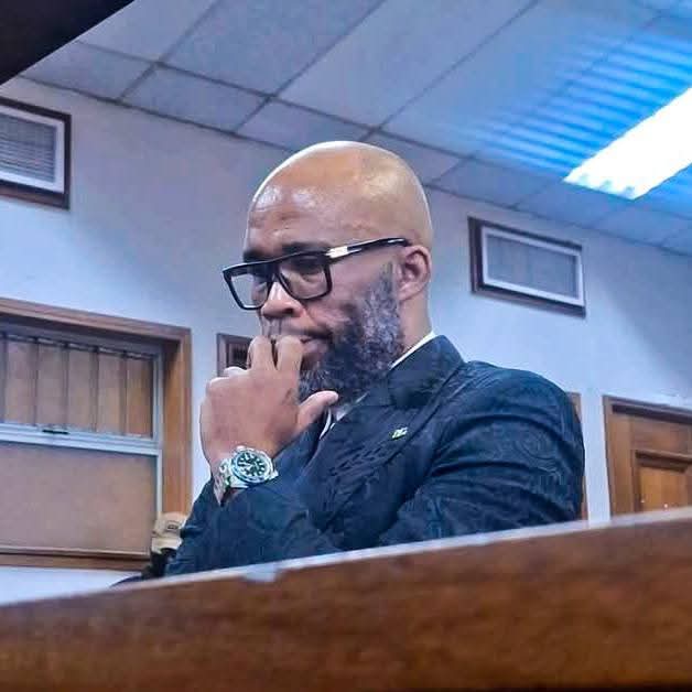 Watch the DA and PA suddenly run out of questions when Cat Matlala testifies. 

#AdHocCommittee #MadlangaCommission