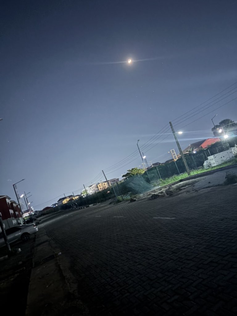 Mayor_sam9's tweet image. Night walk 🤗✨🥷🏿