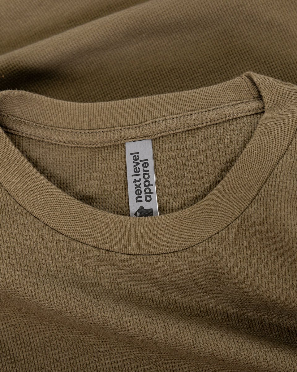 The 8211 Thermal Long Sleeve combines warmth, style, and premium versatility, ready for DTF, screen printing, or embroidery. With 6 on-trend colors to choose from, it’s the perfect layering piece for every brand’s winter lineup. ❄️