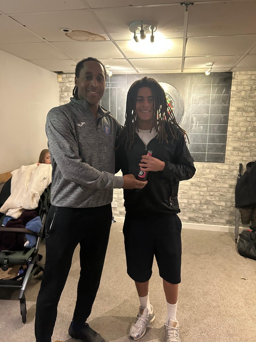 CressingFC's tweet image. POTM - Reserves⚽️

Weekend’s POTM is Marley Burton💥

‘Quality performance from one of our youngest players topped off with a goal. A constant threat going forward and created chance after chance’.

Up the Cressing! ⚽️

#CressingFC
#StevenHoldingsLTD
#UTC