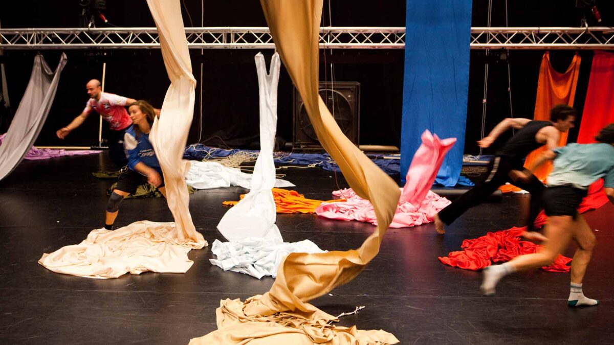 Entreacte_'s tweet image. 🩸Draps, colonialisme i suïcidis rituals. Així ha estat el Big Bang de @temporadaalta amb Miet Warlop, Marina Otero i Angélica Liddell. 

✍️Nova #auca del @ManelPiM 

👉 entreacte.cat/entrades/opini…